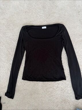 Scoop Neck Long Sleeve Top — Black